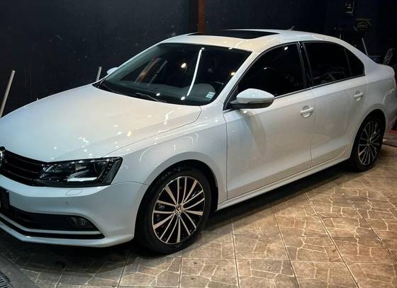 VOLKSWAGEN JETTA 2.0 TSI HIGHLINE 211CV GASOLINA 4P TIPTRONIC VOLKSWAGEN JETTA 2.0 TSI HIGHLINE 211CV GASOLINA 4P TIPTRONIC